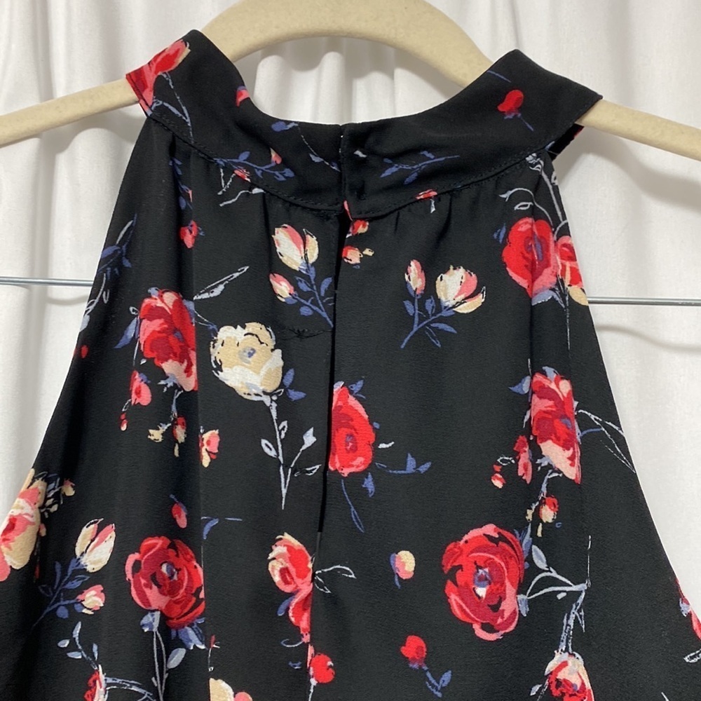 Gibson Black Rose Floral Halter Neck Swing Blouse Size Medium - Picture 4 of 8